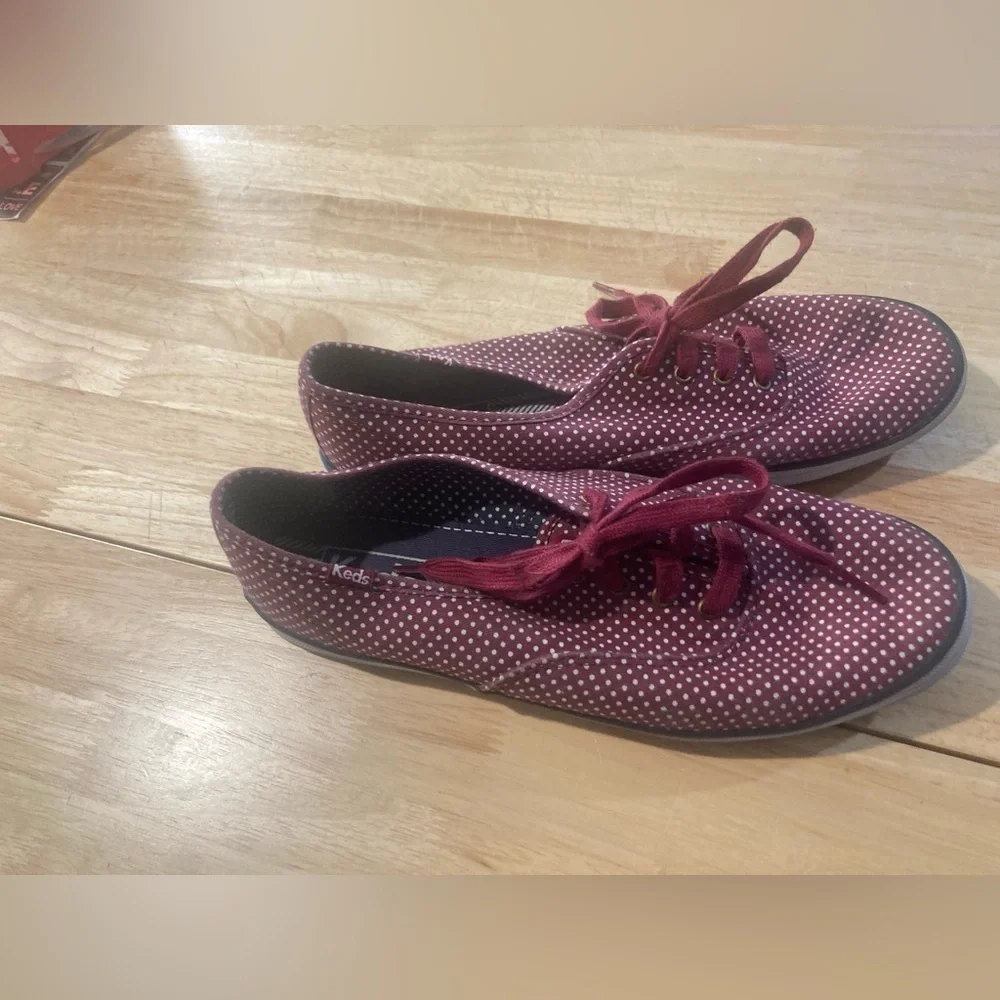 4/$25 Womens Keds red with polka dots in size 8. In Great condition